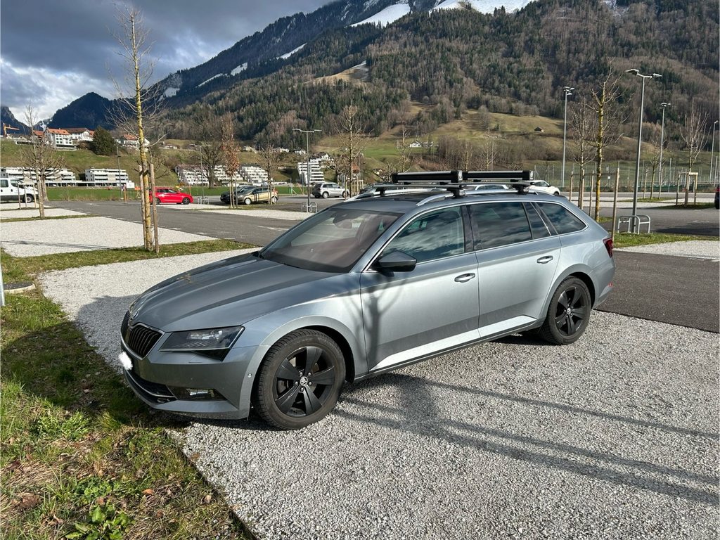 SKODA Superb Combi 1.8 TSI Ambitio gebraucht für CHF 15'900,