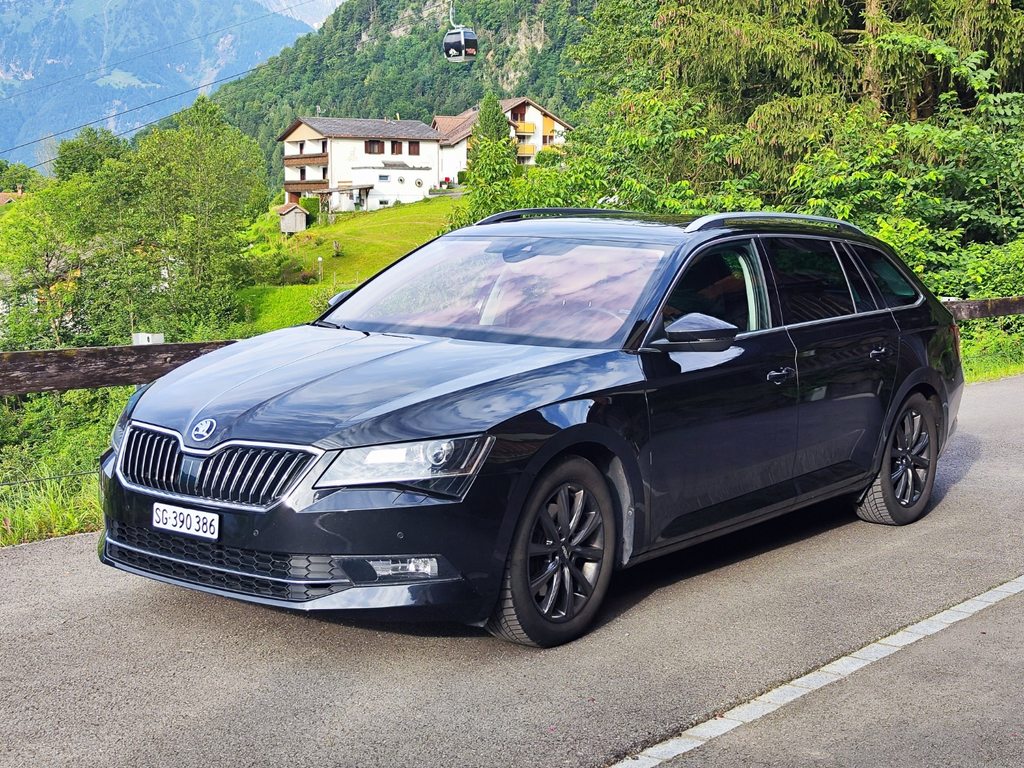 SKODA Superb Combi 2.0 TDI Style gebraucht für CHF 18'000,