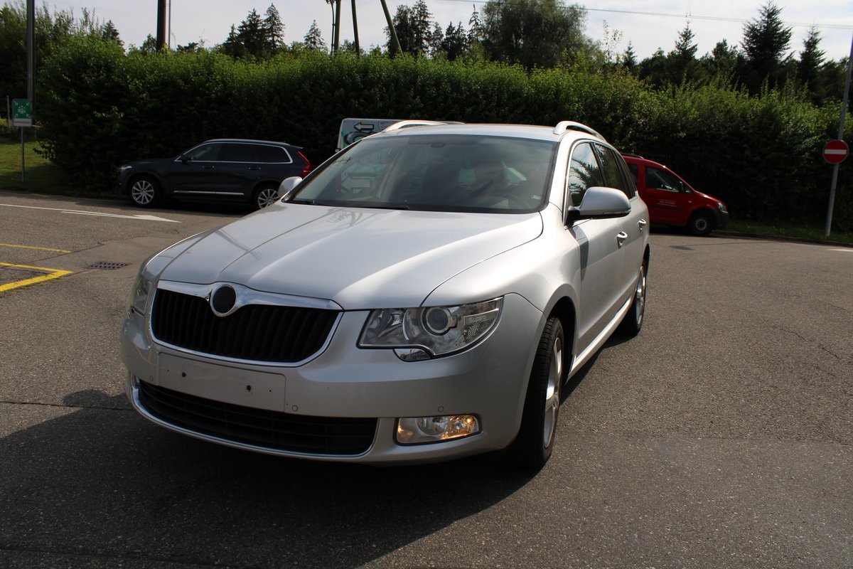 SKODA Superb Combi 1.8 TSI Eleganc gebraucht für CHF 11'900,