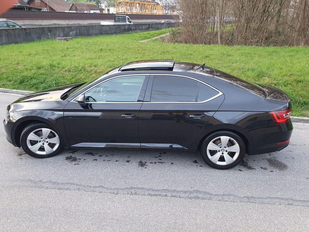 SKODA Superb 2.0 TDI 190 SportLine gebraucht für CHF 18'500,