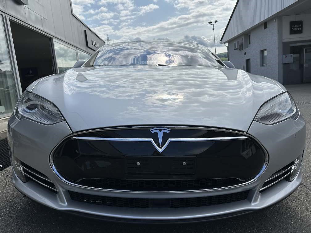 TESLA Model S 85 D 