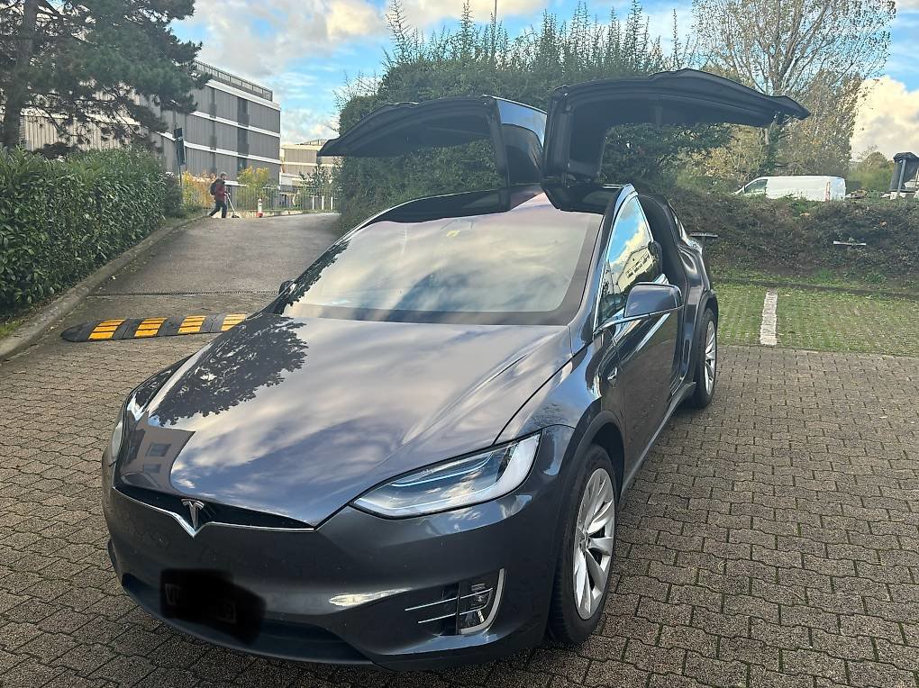 TESLA Model X Long Range gebraucht für CHF 38'000,