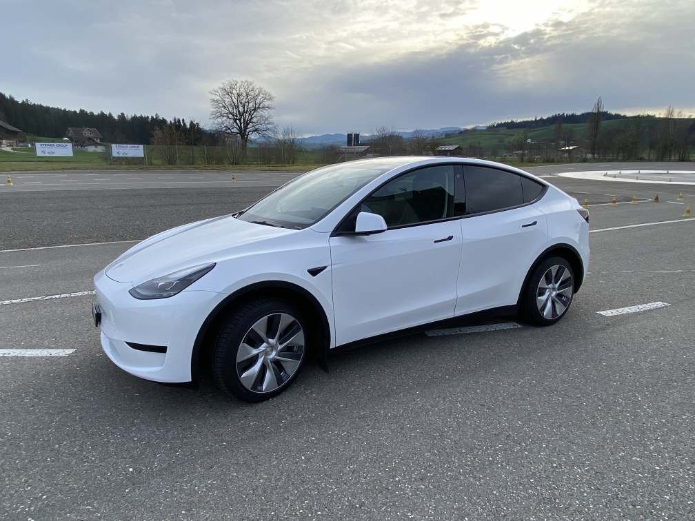 TESLA Model Y Basis gebraucht für CHF 37'900,