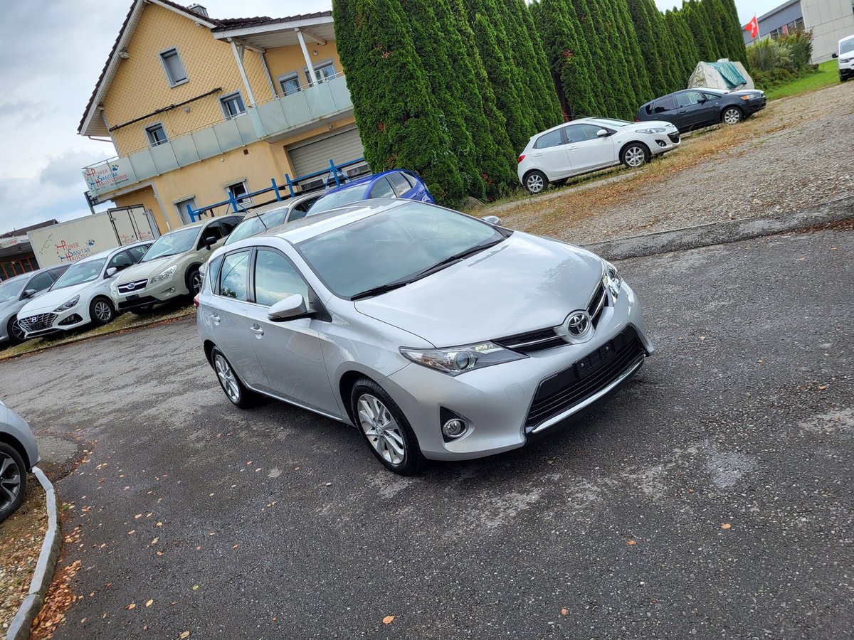 TOYOTA Auris 1.6 Luna Multidrive gebraucht für CHF 10'990,