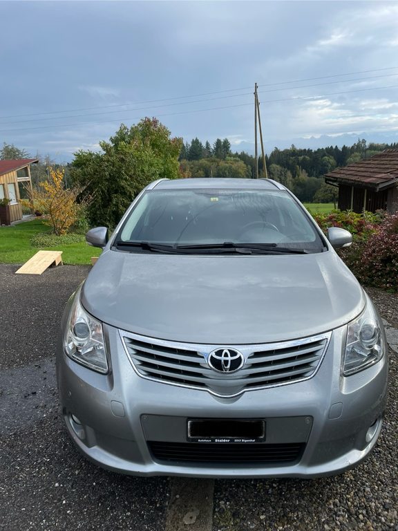 TOYOTA Avensis Wagon 2.0 VMa Luna gebraucht für CHF 8'500,