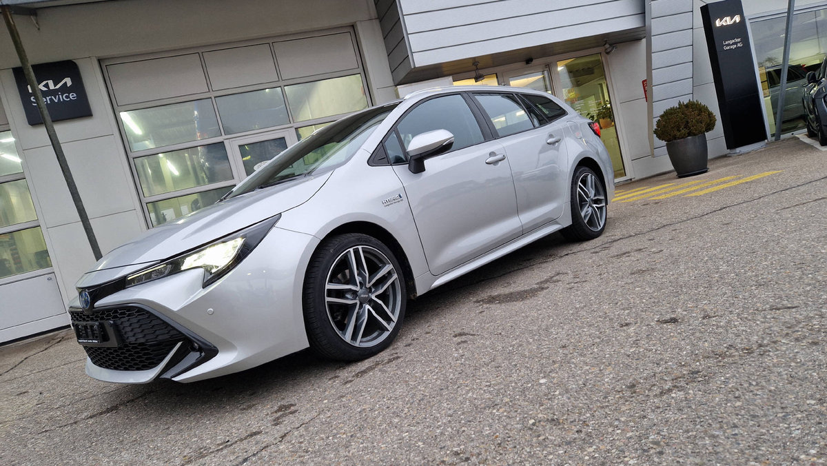 TOYOTA Corolla Touring Sports 1.8 gebraucht für CHF 24'950,