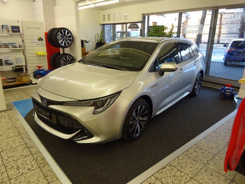 TOYOTA Corolla Touring Sports 1.8 gebraucht für CHF 26'900,