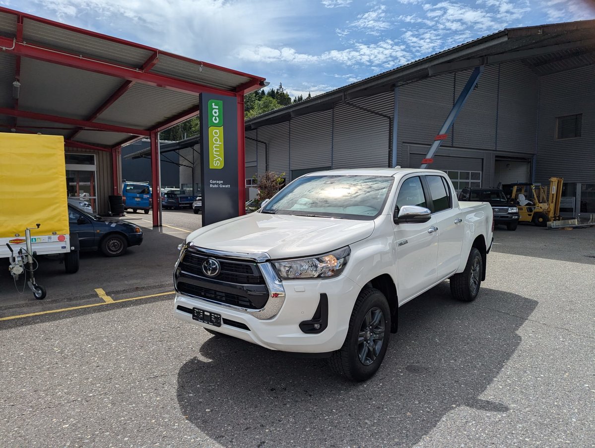 TOYOTA Hilux 2.4D