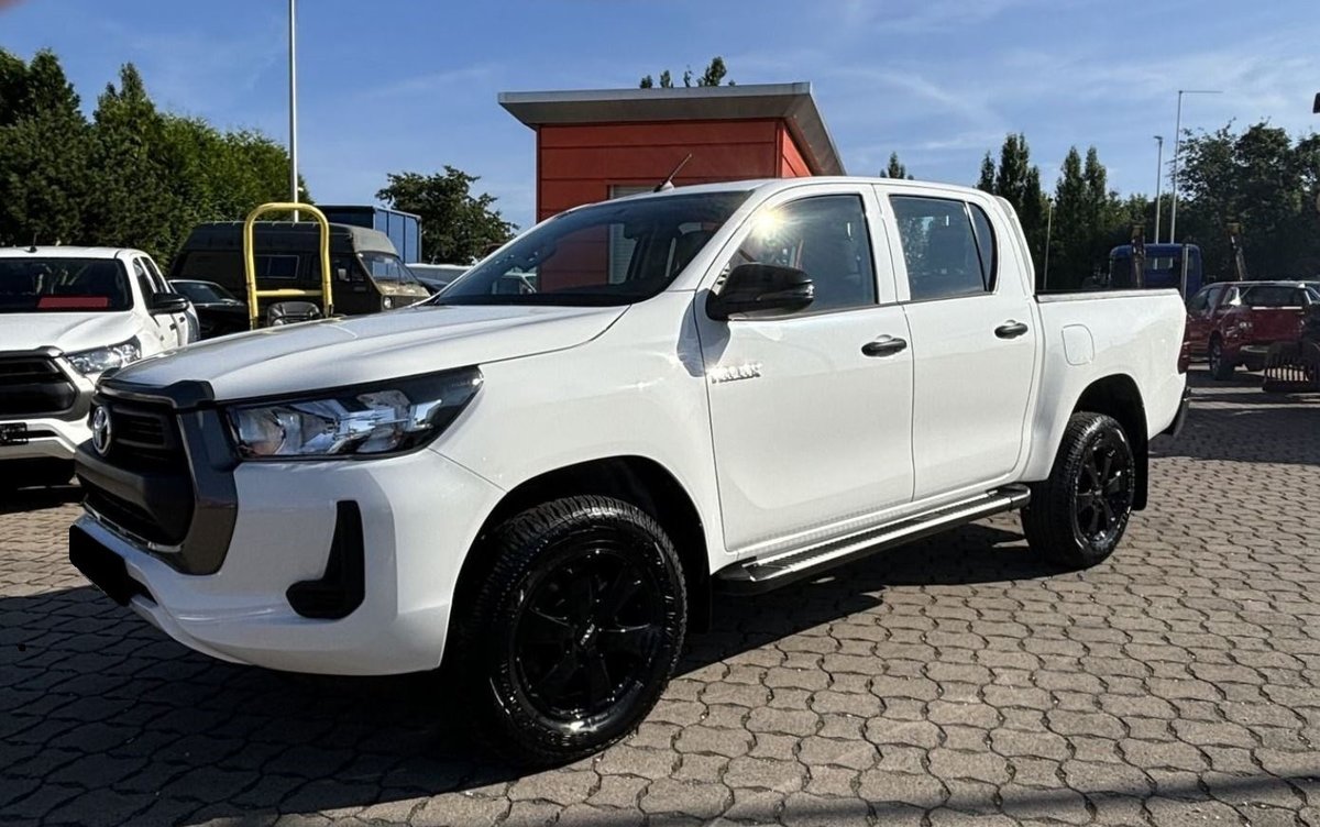 TOYOTA Hilux 2.4D