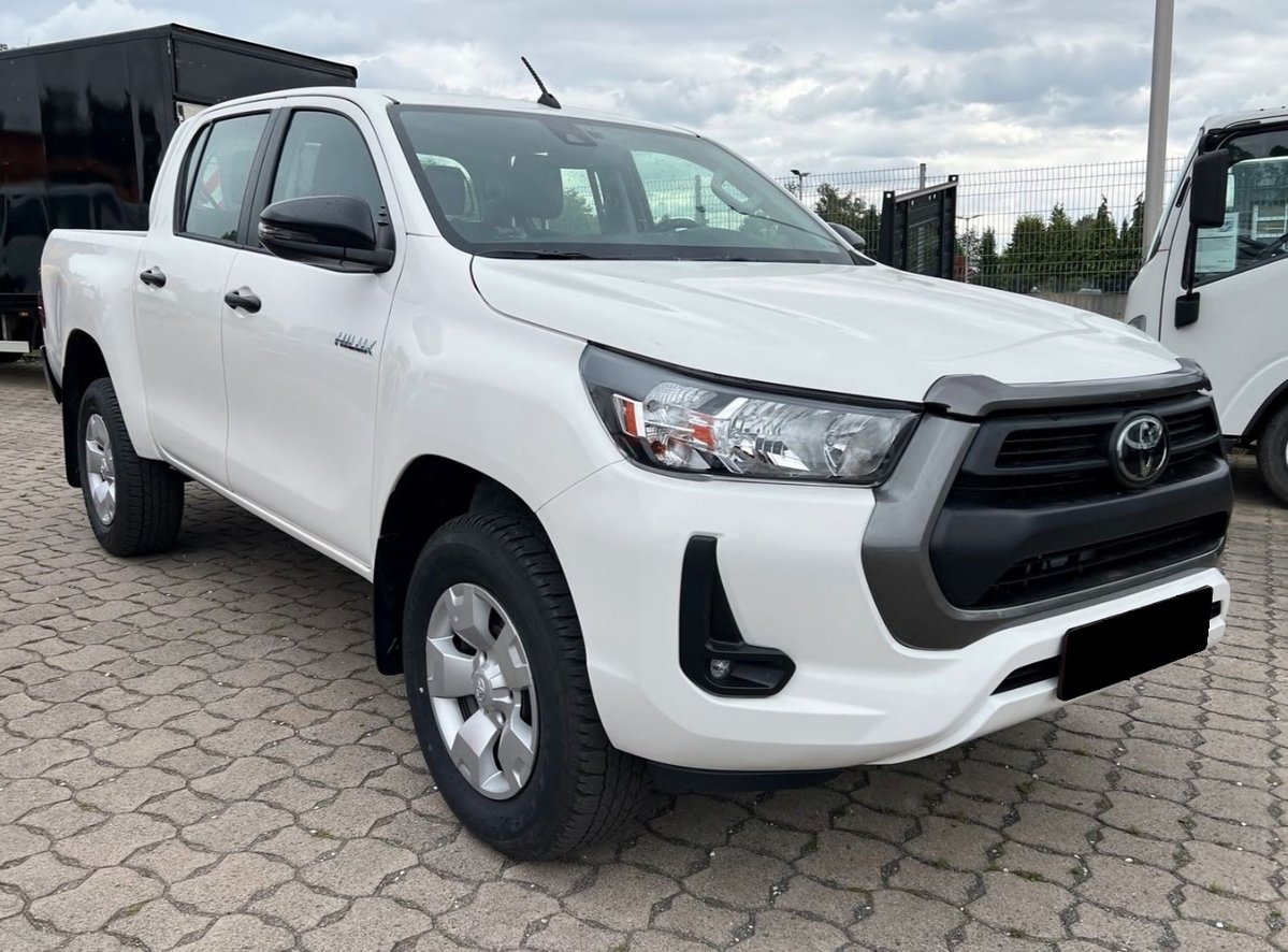 TOYOTA Hilux 2.4D