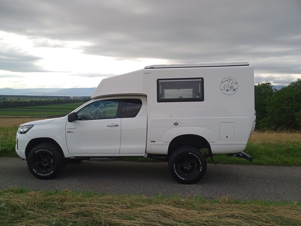 TOYOTA Hilux 2.8D