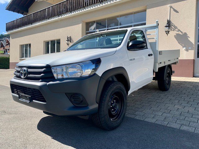 TOYOTA Hilux 2.4D