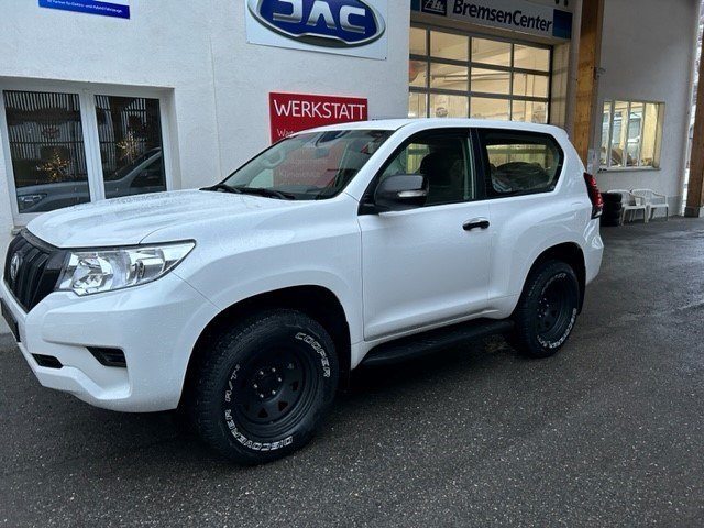 TOYOTA Land Cruiser 2.8TD Active neu für CHF 53'990,