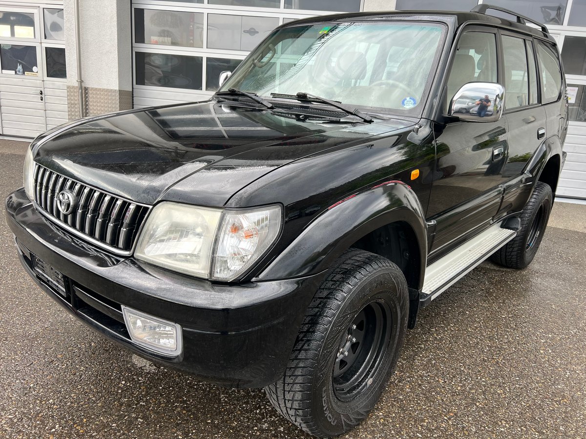 TOYOTA Land Cruiser 300 3.0 TD VX gebraucht für CHF 22'900,