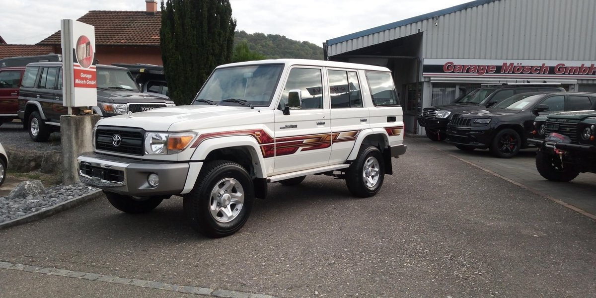 TOYOTA LAND CRUISER GRJ76 LX gebraucht für CHF 85'990,