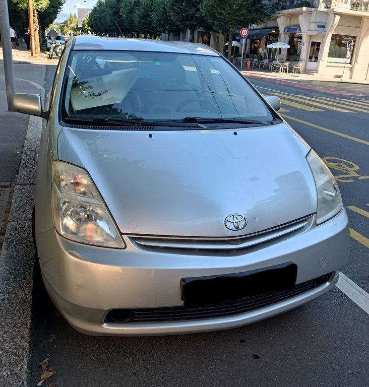 TOYOTA Prius 1.5 16V Hybrid gebraucht für CHF 2'400,