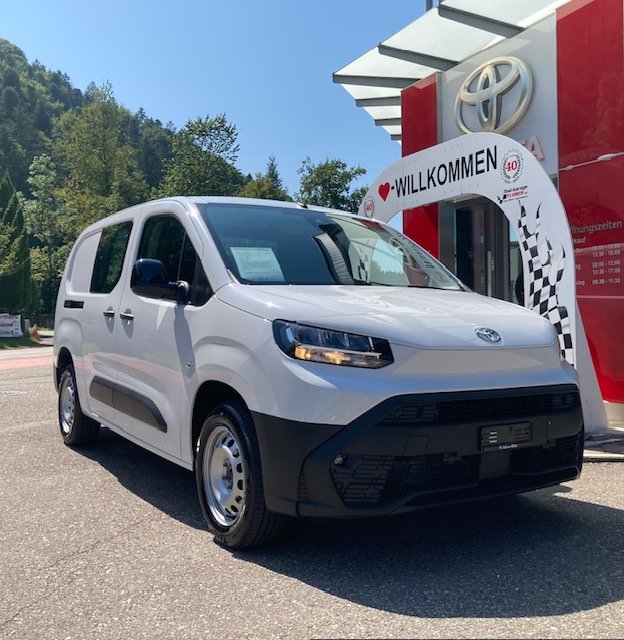 TOYOTA PROACE CITY Van L2 1.2 Acti neu für CHF 32'105,