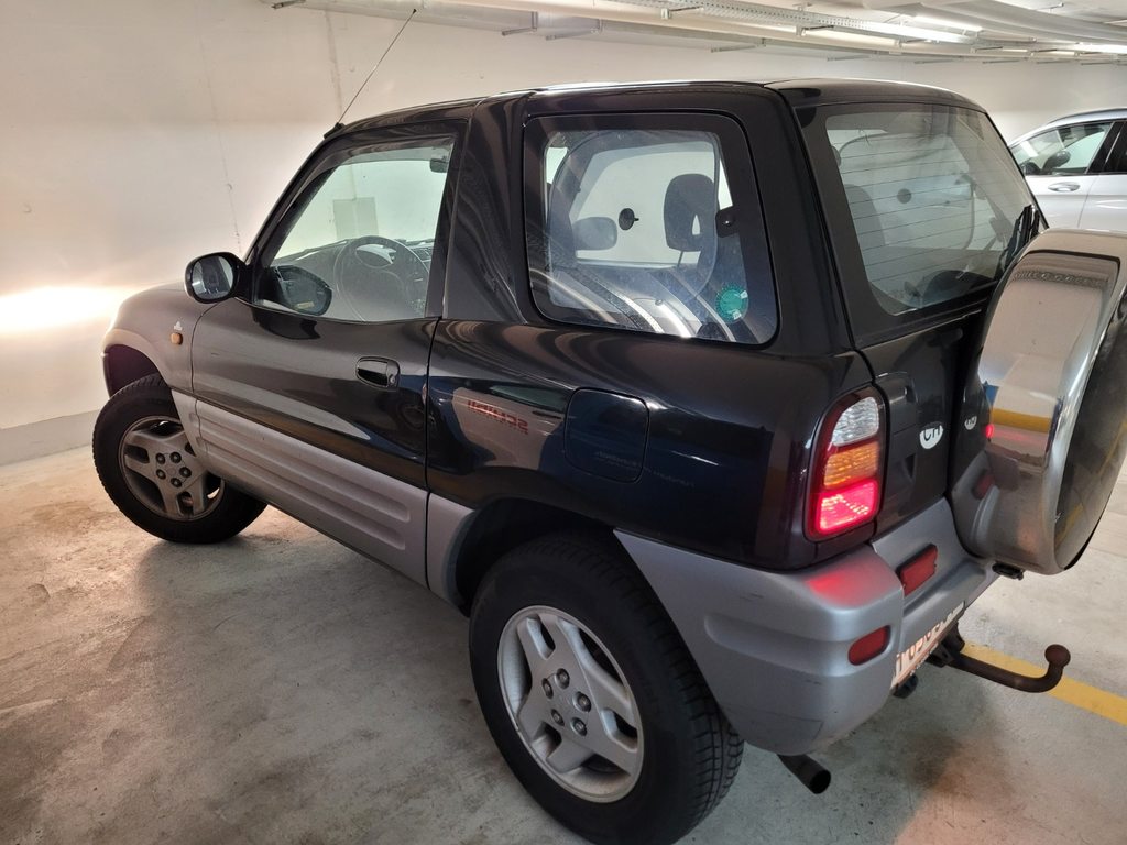 TOYOTA RAV4 2.0i