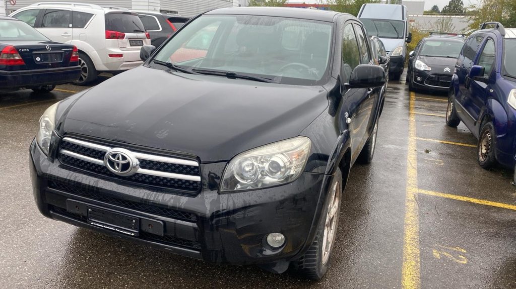 TOYOTA RAV4 2.2 D