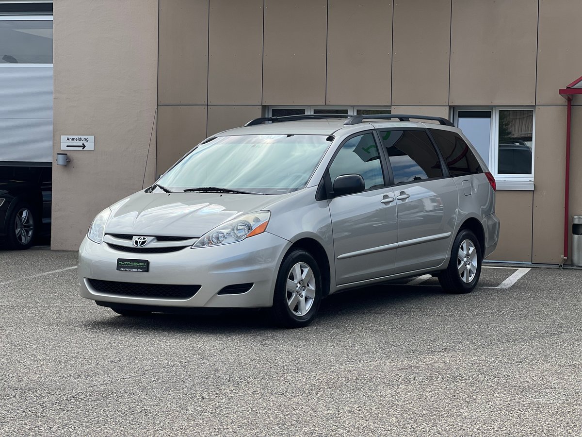 TOYOTA SIENNA LE gebraucht für CHF 7'850,