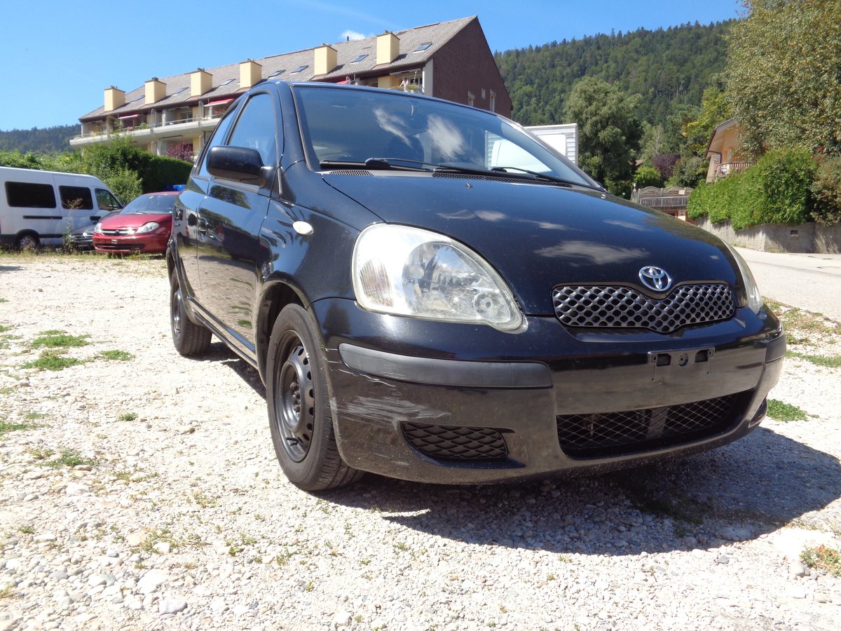 TOYOTA Yaris 1.3 Linea Luna gebraucht für CHF 1'390,