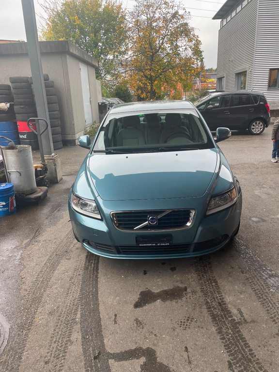 VOLVO S40 2.4 20V Momentum gebraucht für CHF 6'900,