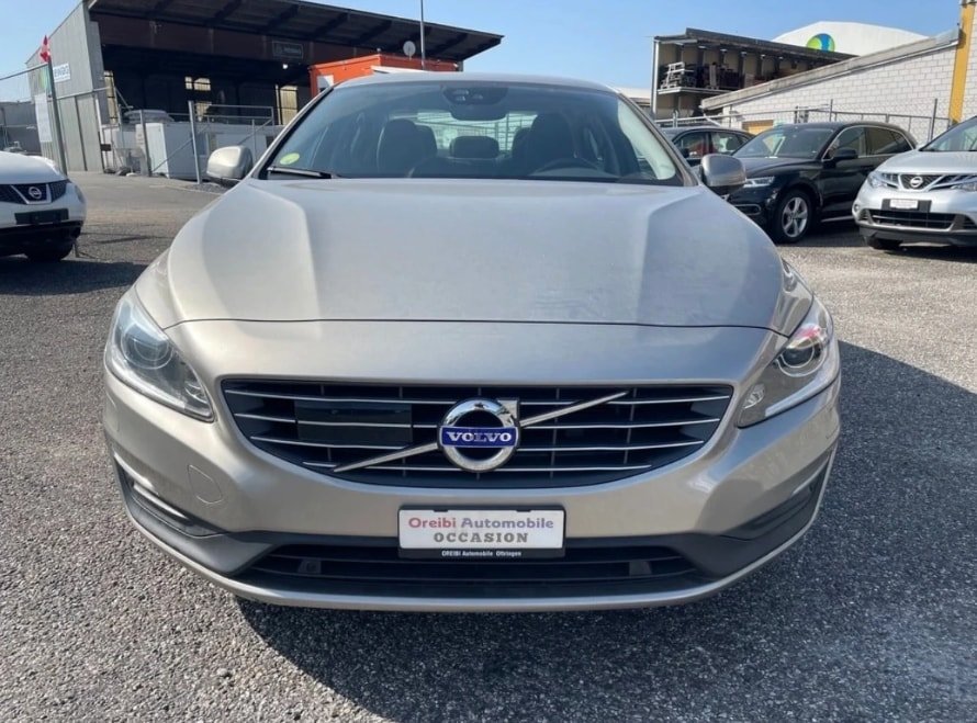 VOLVO S60 D5 Momentum Geartronic gebraucht für CHF 14'990,