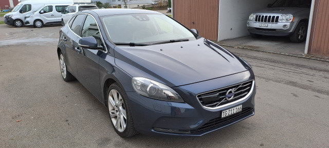 VOLVO V40 D3 Summum gebraucht für CHF 12'900,