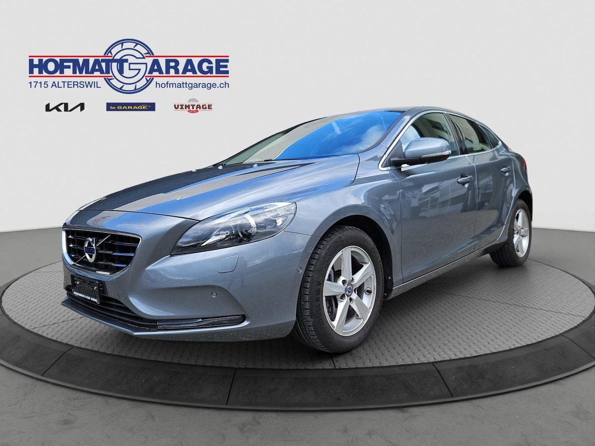 VOLVO V40 1.5 T3 Momentum S/S gebraucht für CHF 15'900,