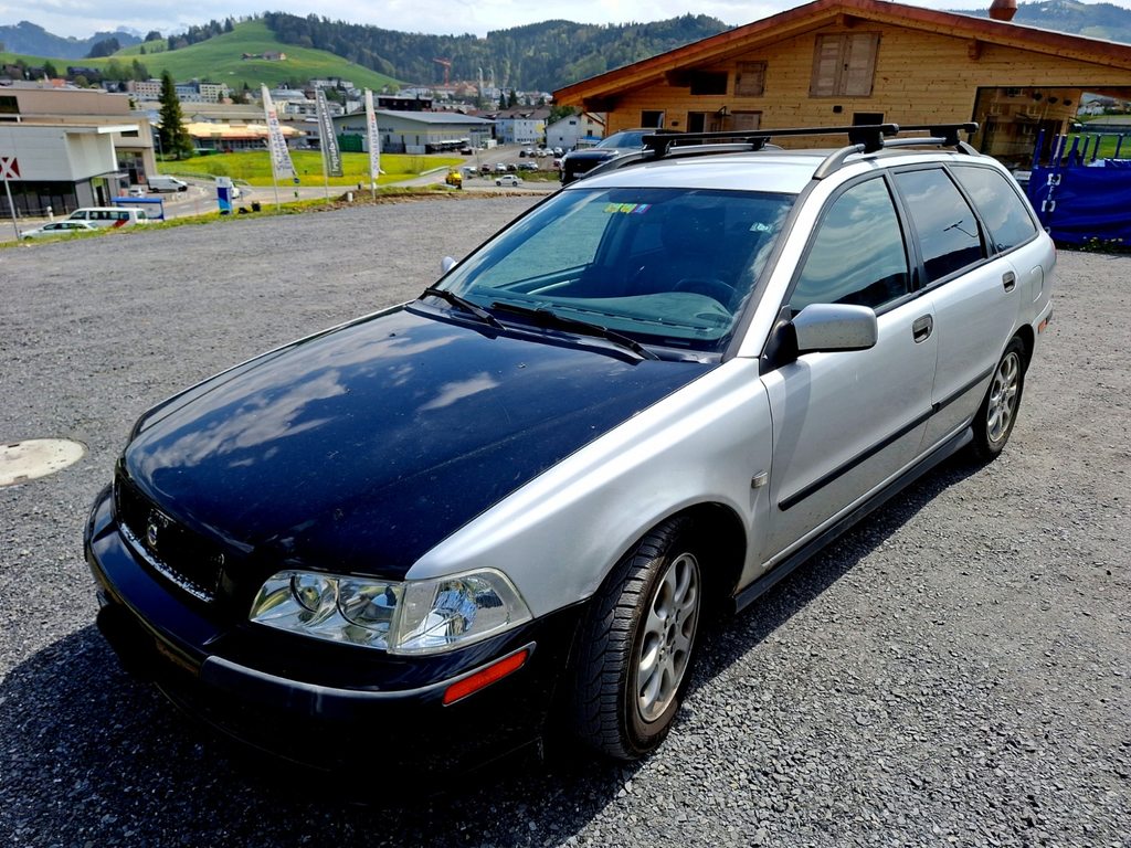 VOLVO Volvo V40 T4 gebraucht für CHF 1'000,