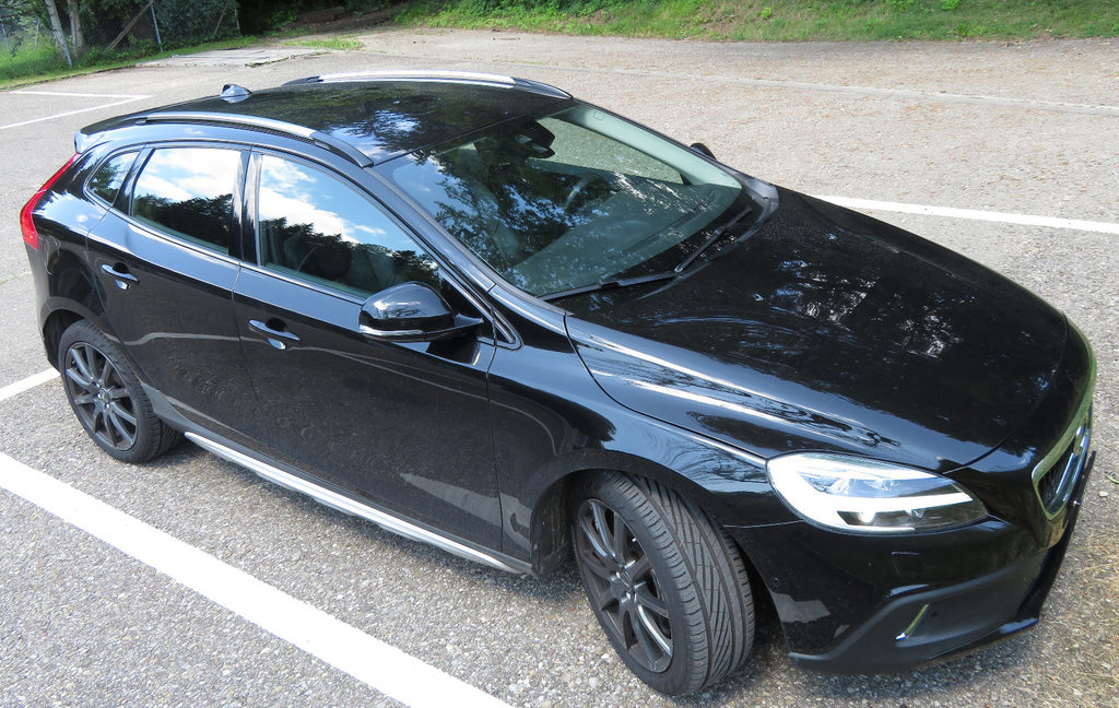 VOLVO V40 CC 2.0 T4 Summum AWD S/S gebraucht für CHF 15'500,