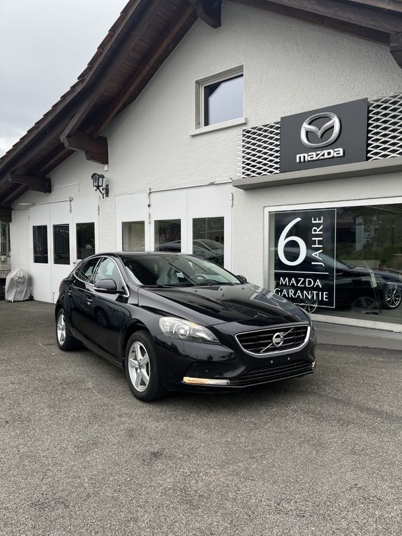 VOLVO V40 2.0 D3 Momentum S/S gebraucht für CHF 8'500,