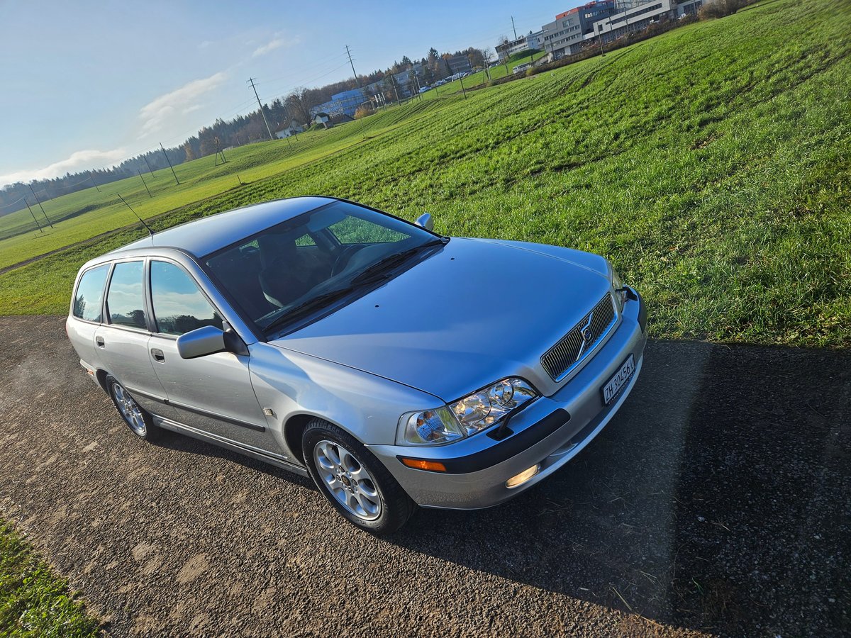 VOLVO V40 2.0T gebraucht für CHF 3'998,