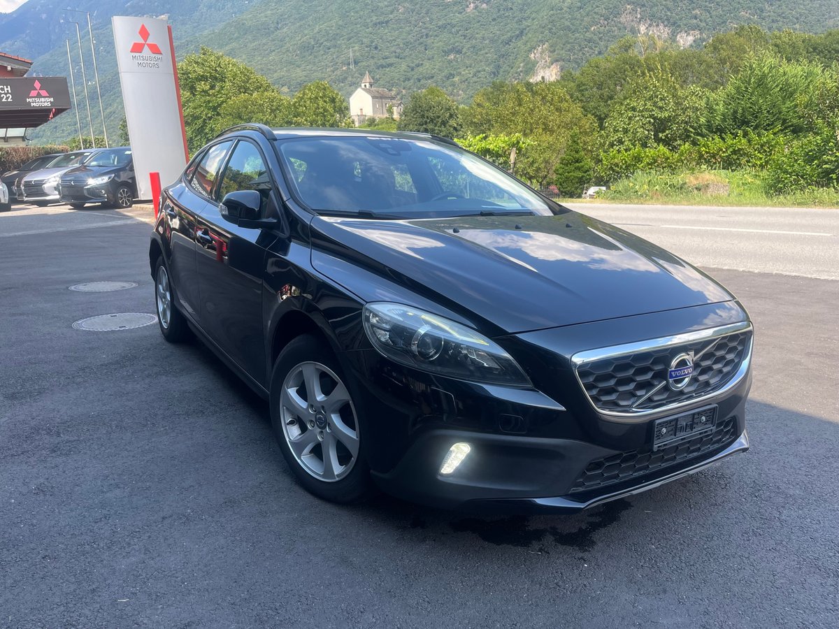 VOLVO V40 Cross Country D2 Momentu gebraucht für CHF 12'900,