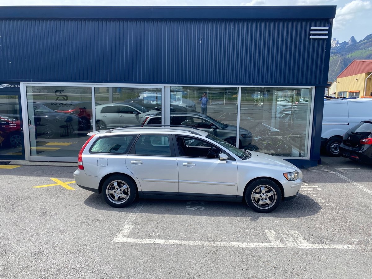 VOLVO V50 2.0D Summum gebraucht für CHF 990,