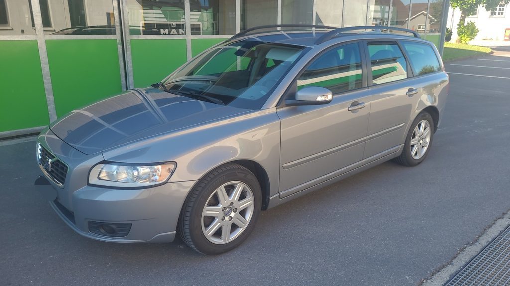 VOLVO V50 2.0 D Momentum gebraucht für CHF 4'999,