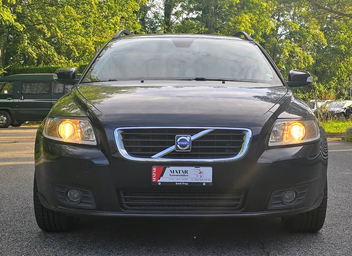 VOLVO V50 2.0D Momentum gebraucht für CHF 4'900,