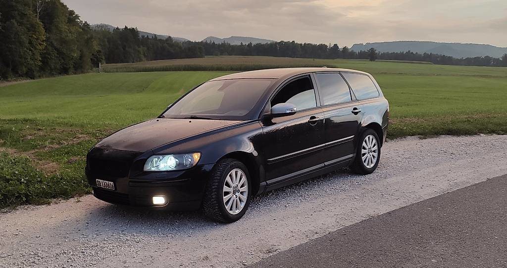 VOLVO V50 2.0 D Momentum gebraucht für CHF 2'000,