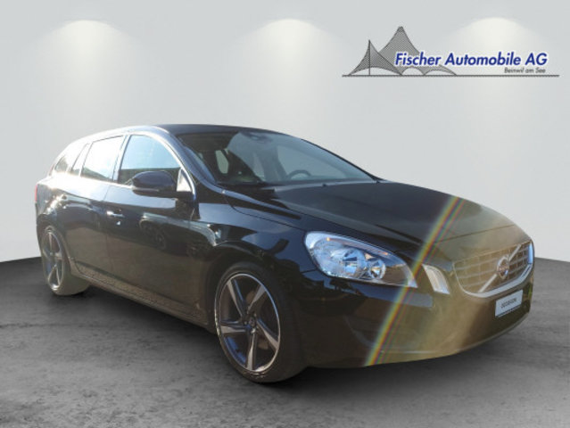 VOLVO V60 D5 AWD Momentum gebraucht für CHF 10'835,