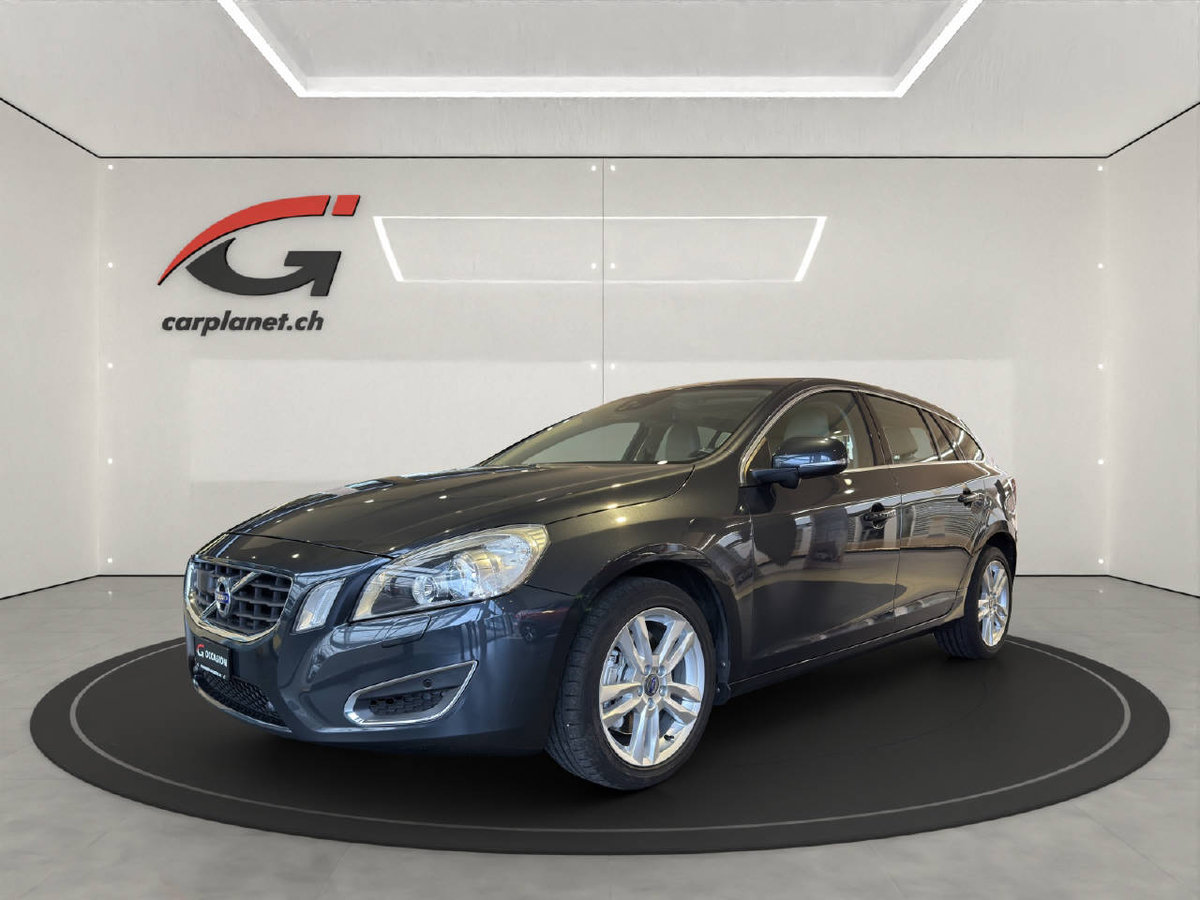 VOLVO V60 2.4 D5 Summum S/S gebraucht für CHF 13'900,