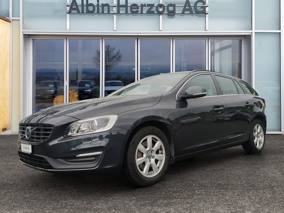 VOLVO V60 Kombi 2.4 D4 Momentum AW gebraucht für CHF 23'950,