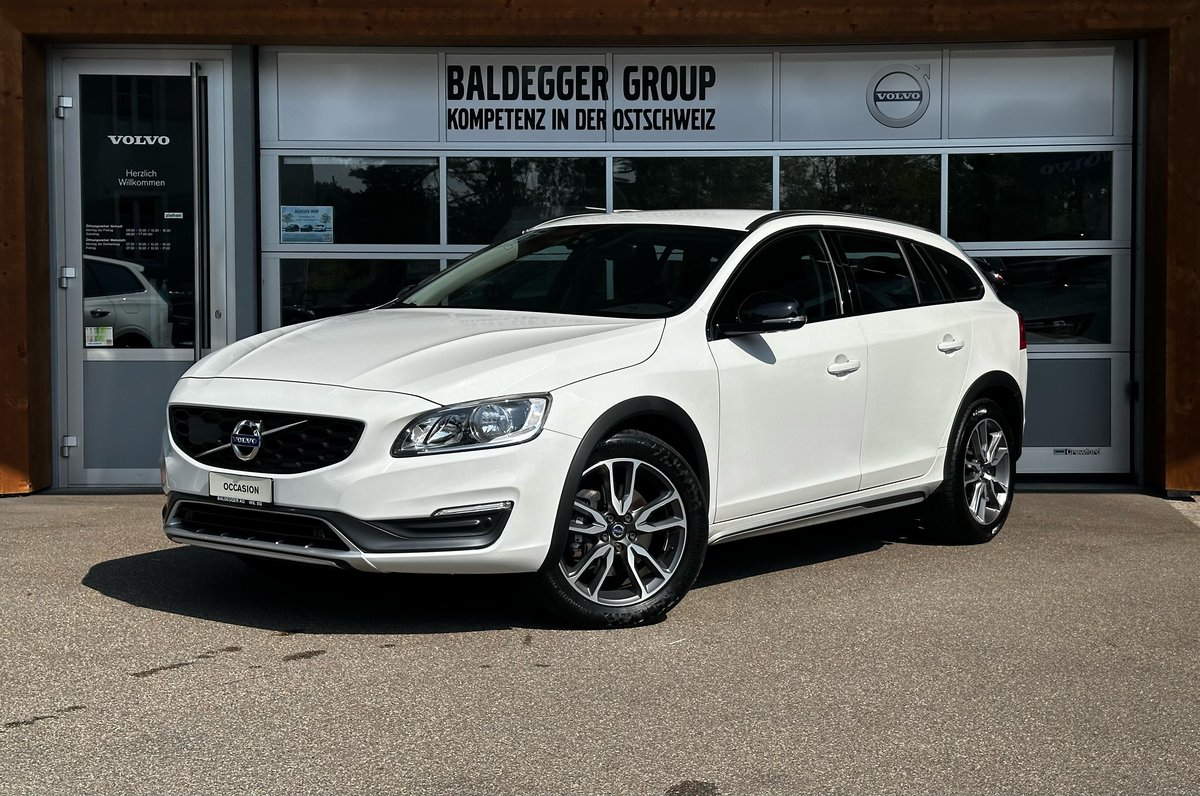 VOLVO V60 Cross Country 2.4 D4 Mom gebraucht für CHF 16'850,