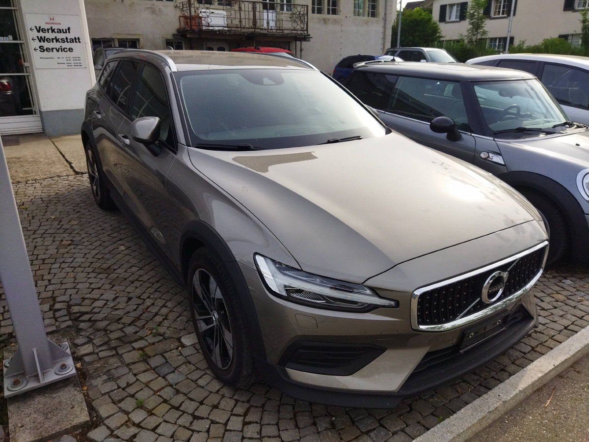 VOLVO V60 Cross Country 2.0 B4 Plu gebraucht für CHF 48'500,