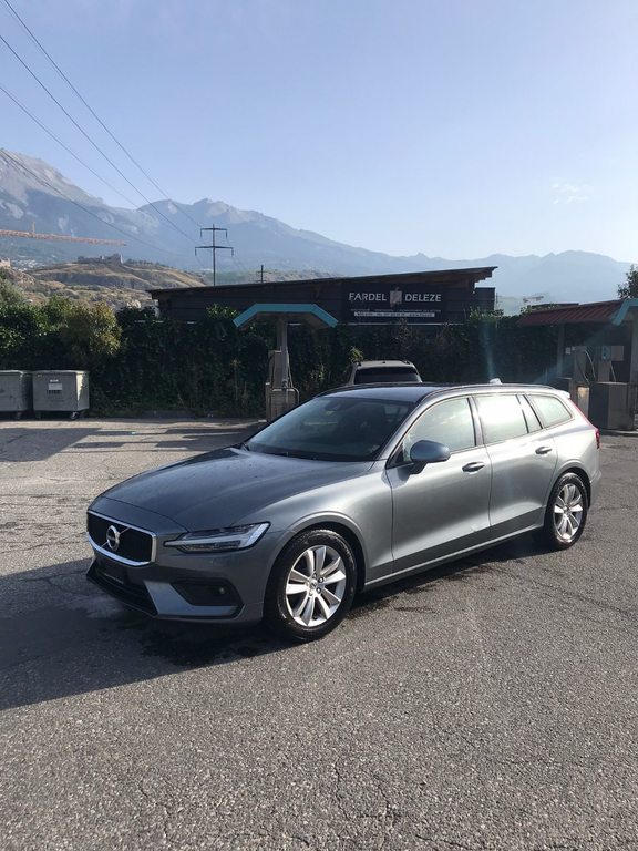 VOLVO V60 2.0 D4 Momentum AWD gebraucht für CHF 31'500,