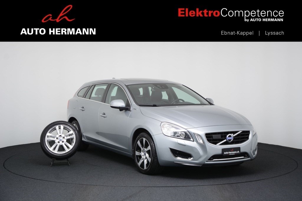 VOLVO V60 D6 AWD Hybrid Summum gebraucht für CHF 15'600,