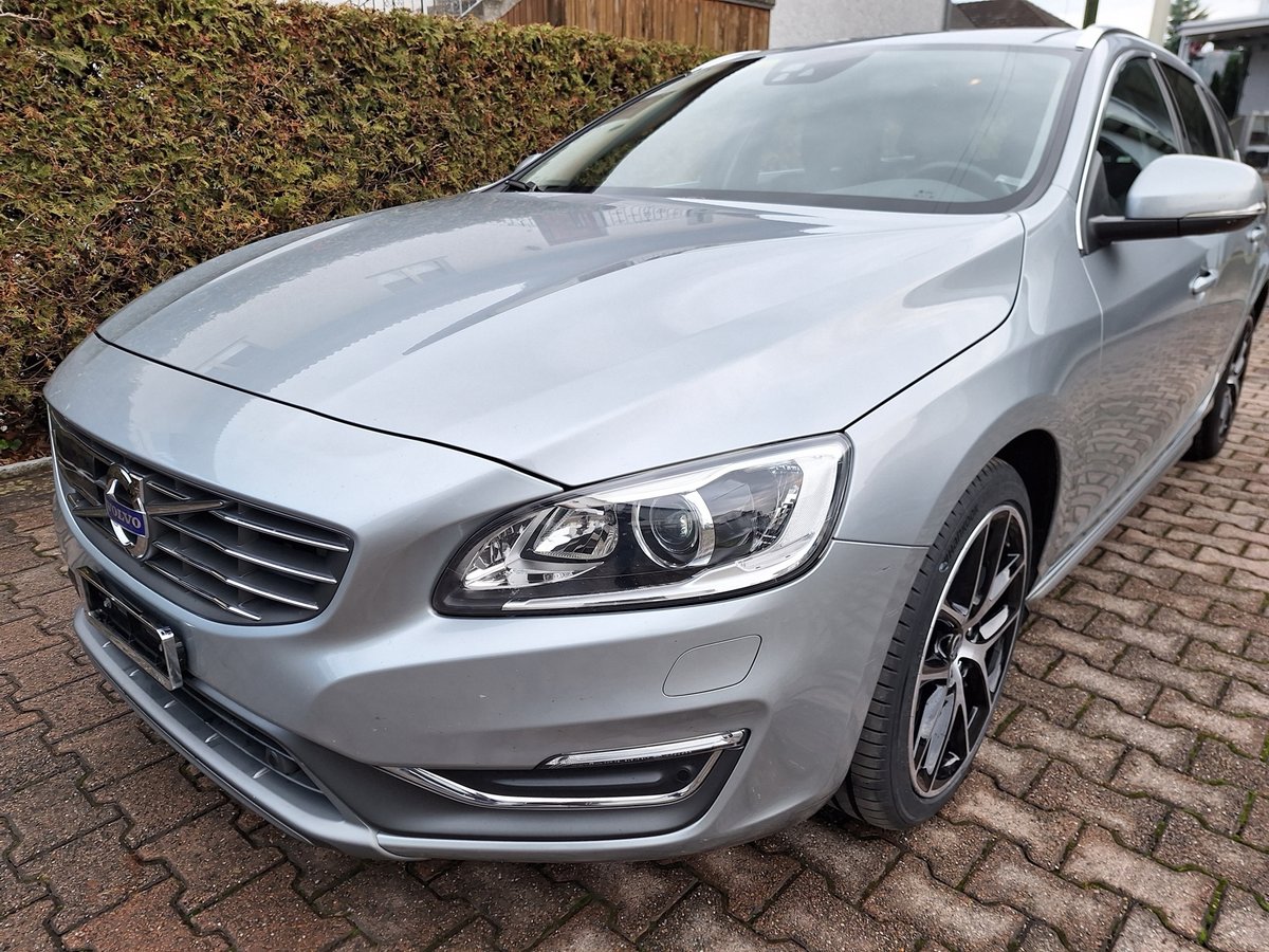 VOLVO V60 D5 AWD Summum Geartronic gebraucht für CHF 18'900,