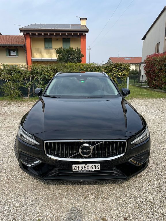 VOLVO V60 2.0 B4 Plus Dark gebraucht für CHF 40'000,