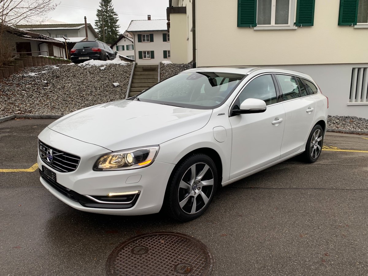 VOLVO V60 D6 AWD Plug