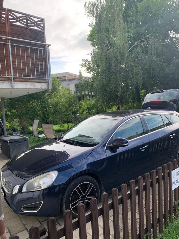 VOLVO V60 2.4 D5 Basis S/S gebraucht für CHF 3'899,