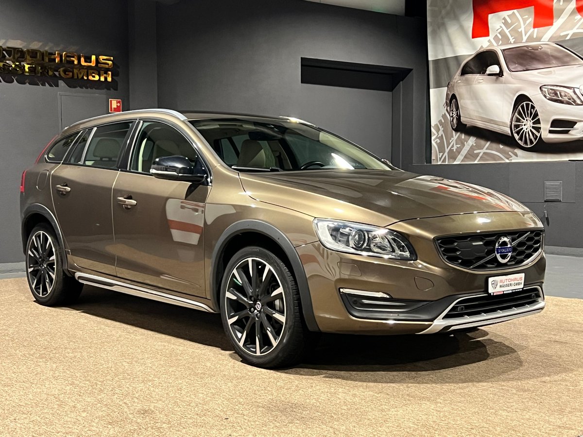 VOLVO V60 Cross Country D4 AWD Exe gebraucht für CHF 22'500,